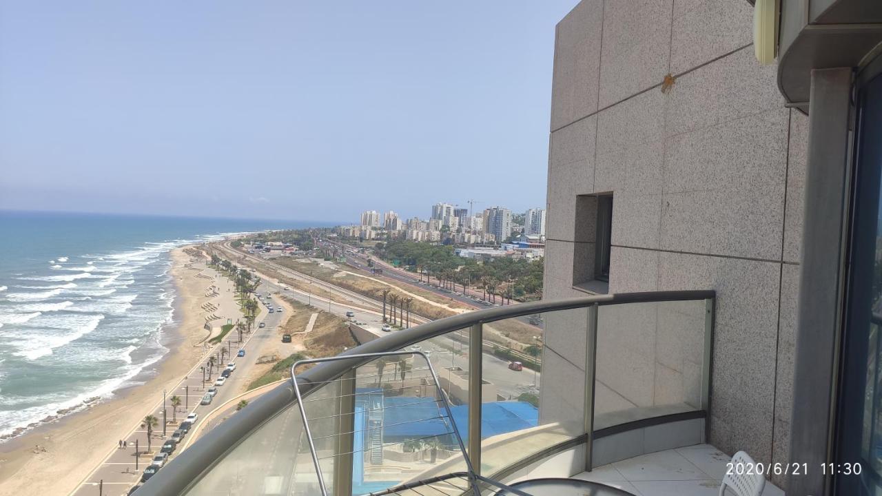 Almogim- Almog Building Haifa Bagian luar foto